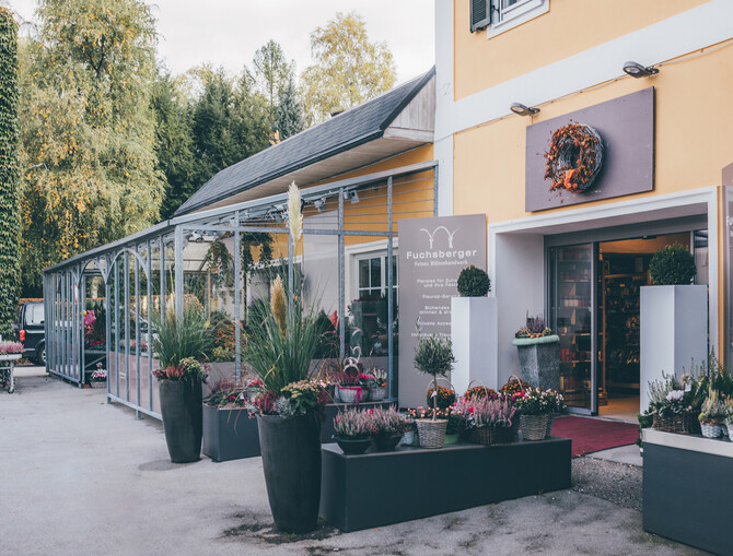 Die Außenansicht vom Blumengeschäft  Fuchsberger in Salzburg